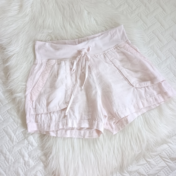 {Hard Tail} Slouchy Cargo Linen Short in pale pink. - Picture 4 of 6